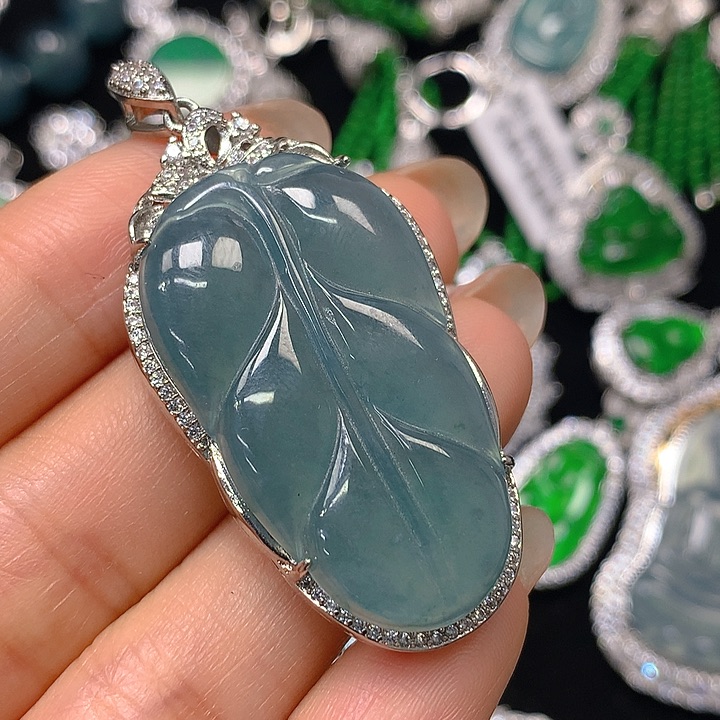 翡翠颈饰未镶嵌翡翠