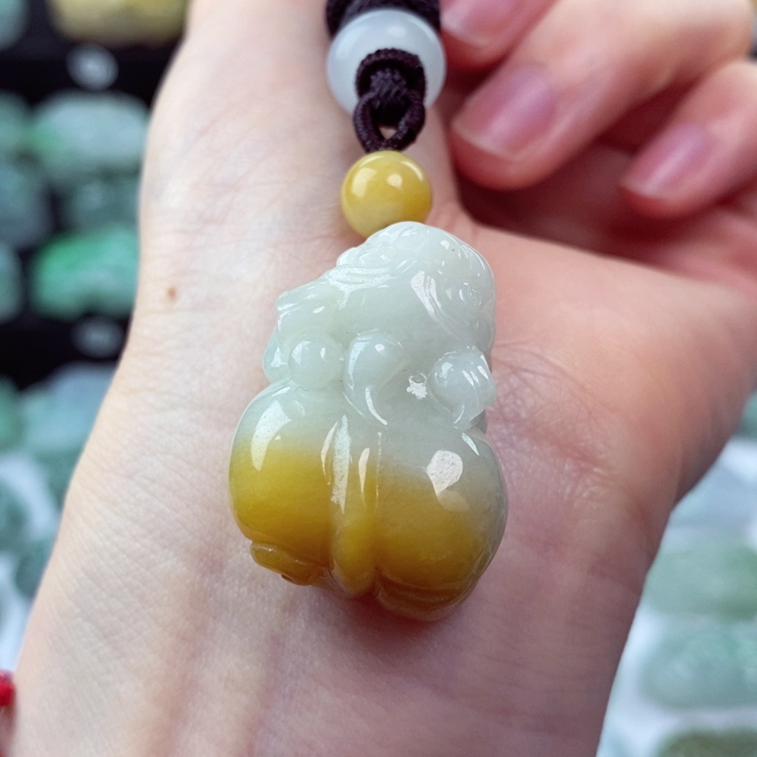 翡翠颈饰未镶嵌天然