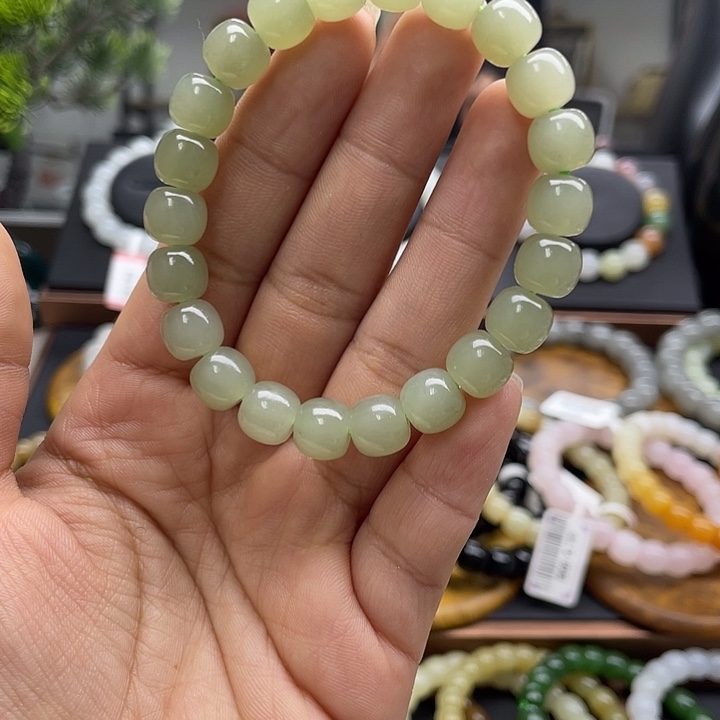 和田玉未镶嵌手串