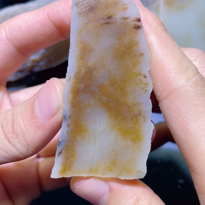 和田玉未镶嵌珠宝半成品