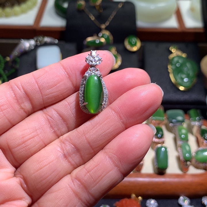 和田玉吊坠银S925镶嵌小*菜