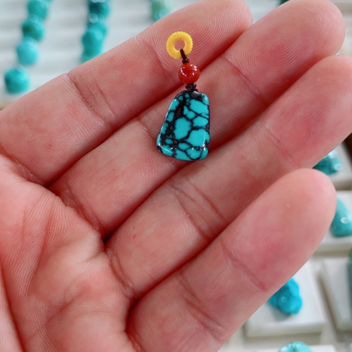 未镶嵌绿松石珠宝奇石