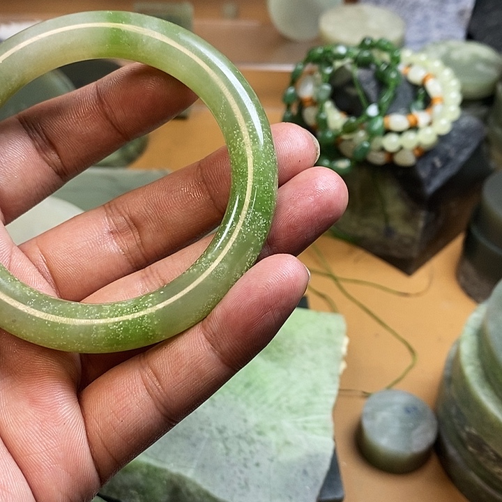 唯***下和田玉（糖玉）未镶嵌珠宝半成品