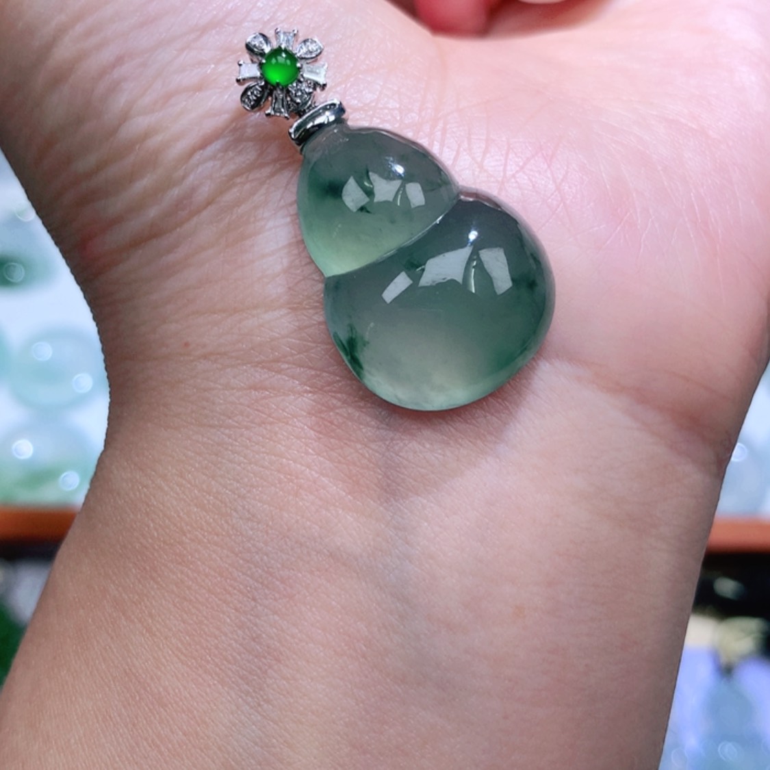 【闪购商品】翡翠颈饰18K金镶嵌葫芦