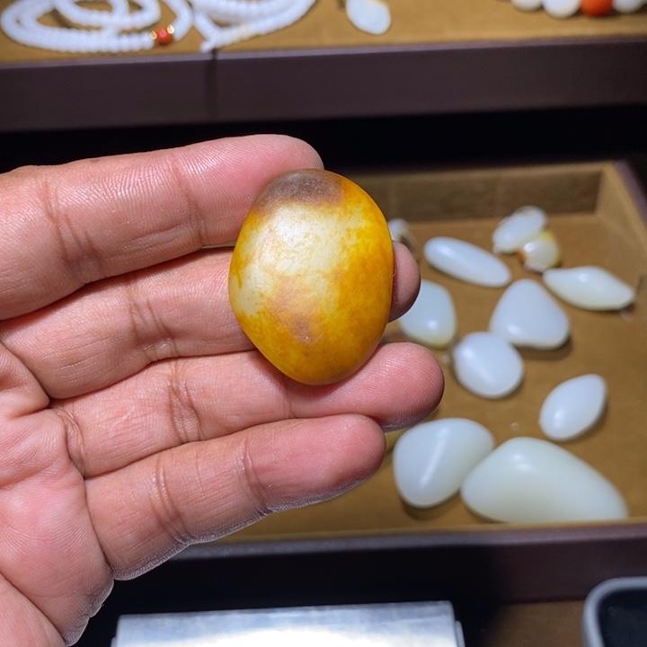 完***K和田玉（白玉）未镶嵌颈饰