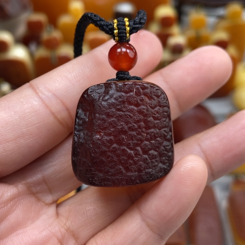 【闪购商品】琥珀颈饰未镶嵌