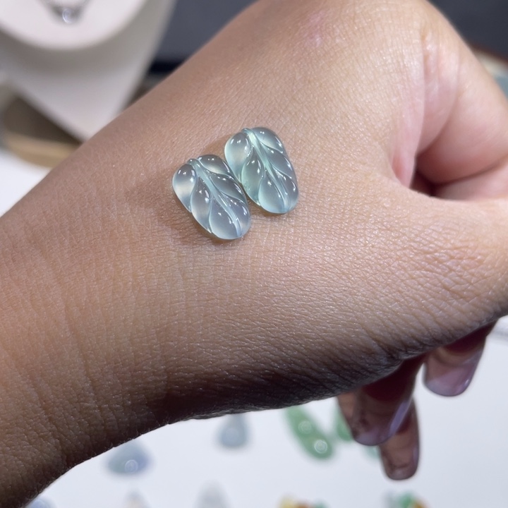 翡翠未镶嵌颈饰叶子