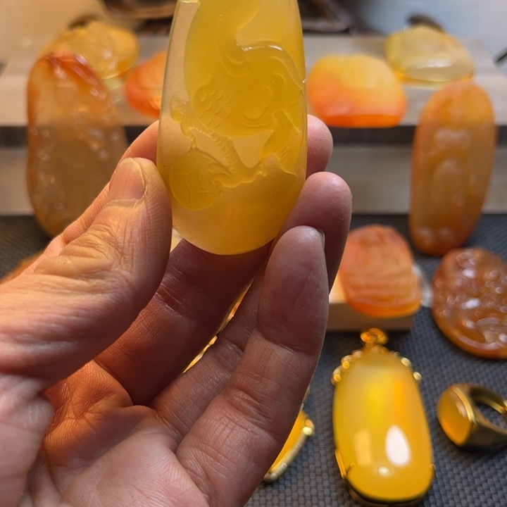 石英质玉颈饰未镶嵌晨