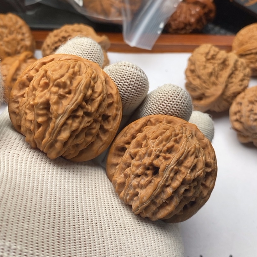 【闪购商品】文玩核桃把件E****2278楼子