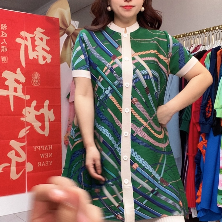 褶皱大码女装连衣裙1