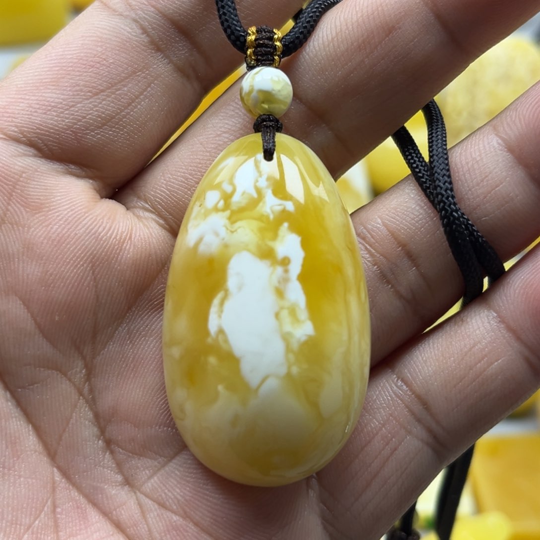 蜜蜡珠宝奇石未镶嵌