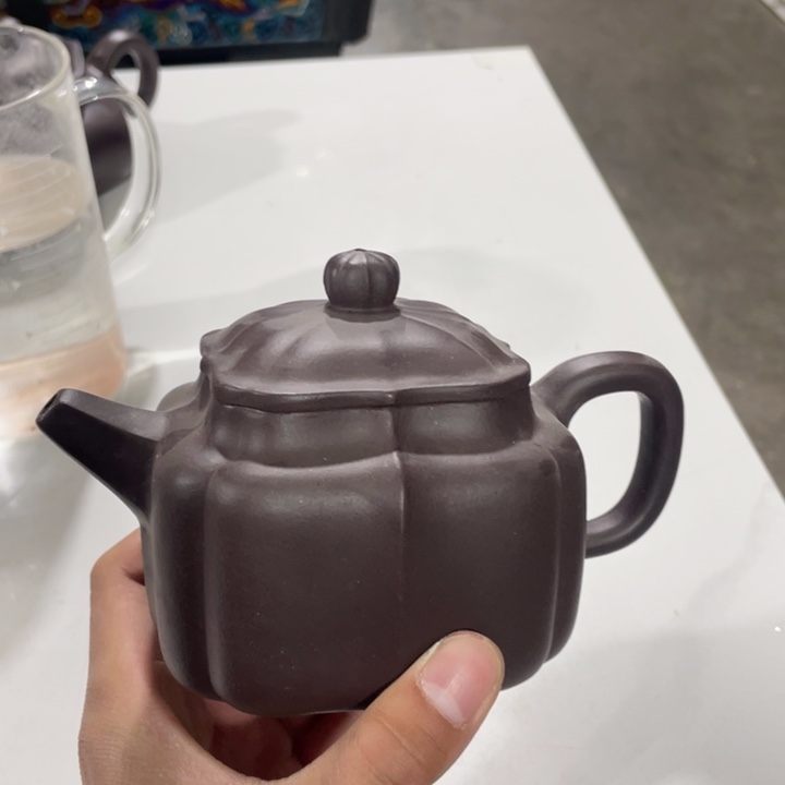 紫砂茶壶老厂紫砂壶一件。