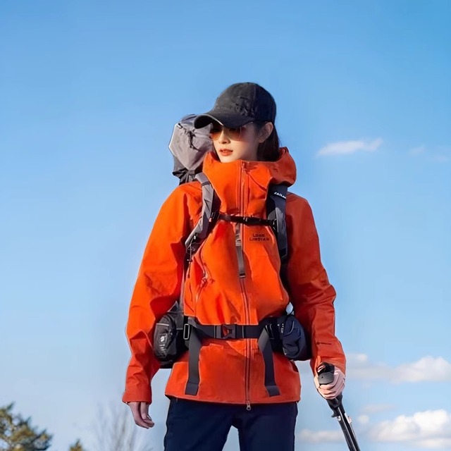 官方正品骆驼动感芙三合一橙色羽绒服服冲锋衣滑雪女新款登山冬季