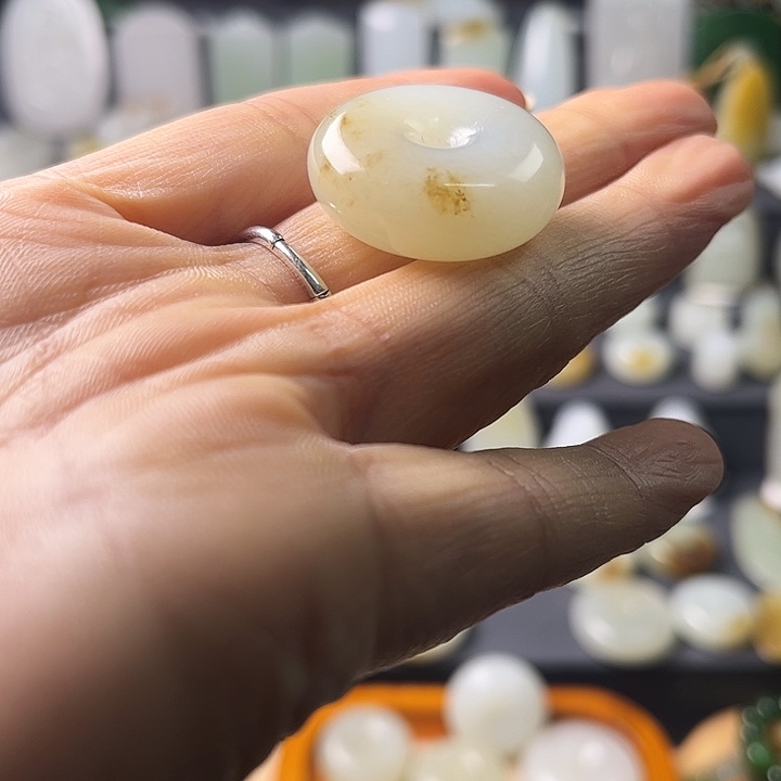 和田玉（糖玉）未镶嵌车挂