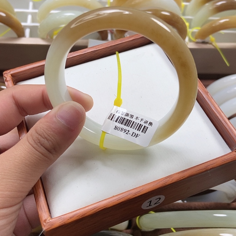 【闪购商品】和田玉手镯未镶嵌