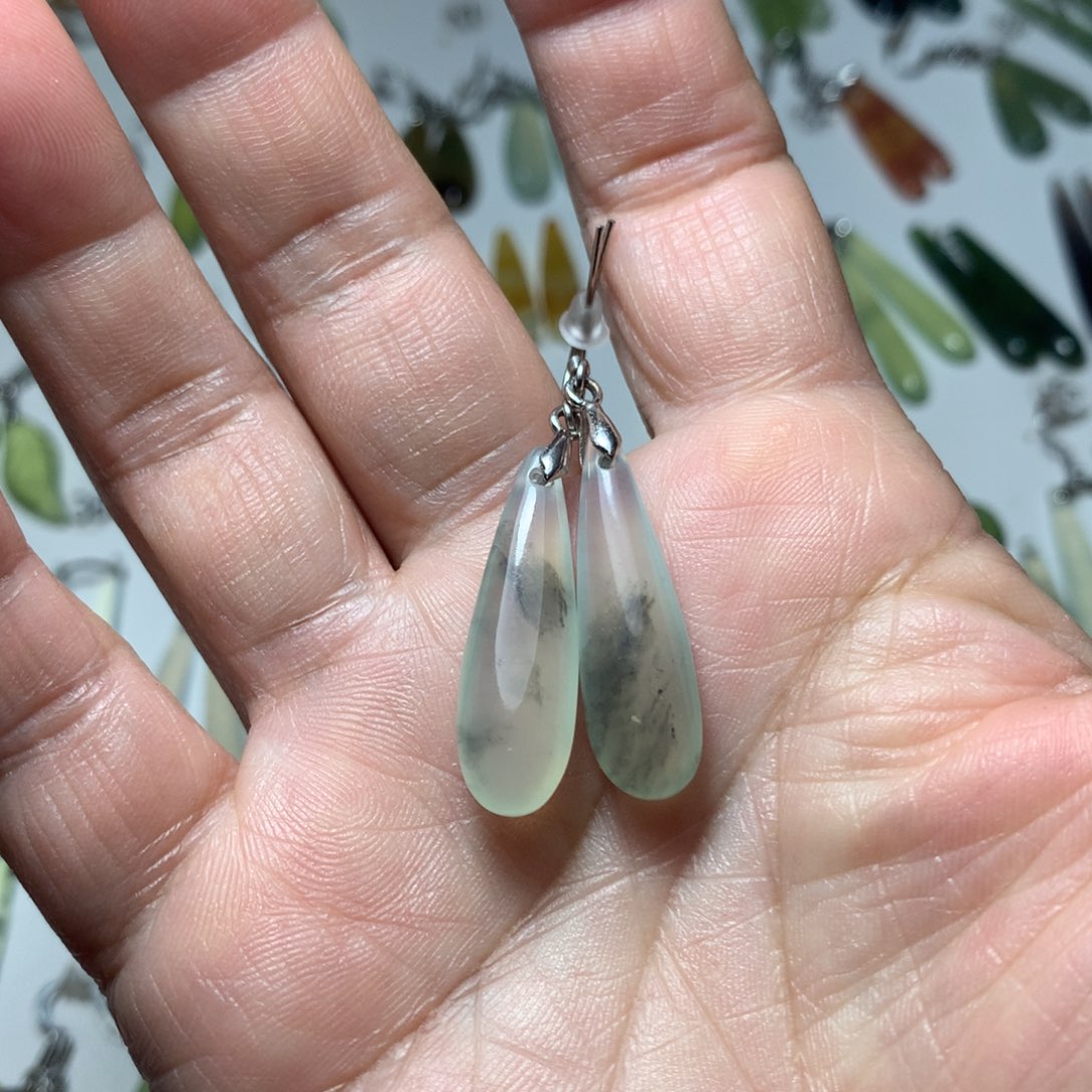 蛇纹石玉耳环未镶嵌