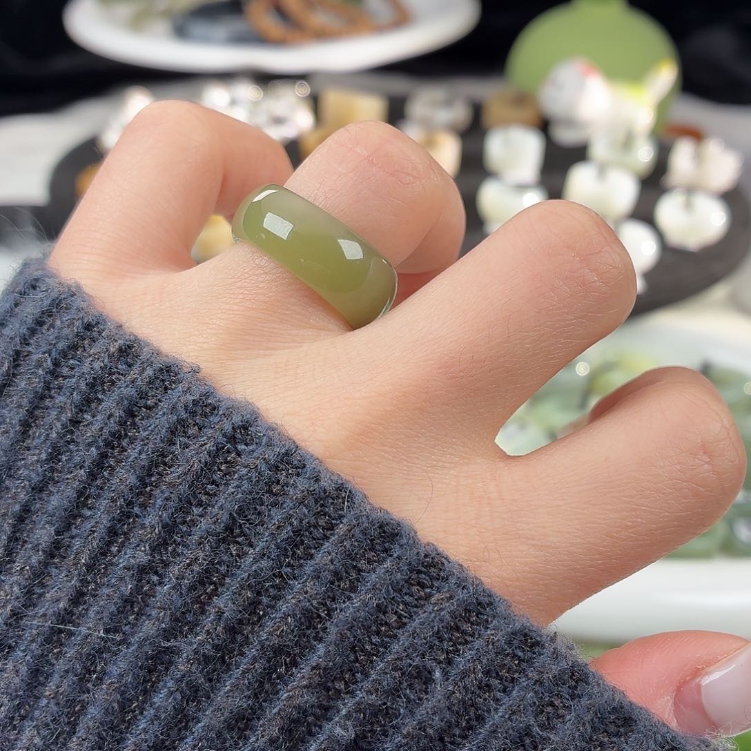 和田玉未镶嵌戒指S107果绿轮胎17.4