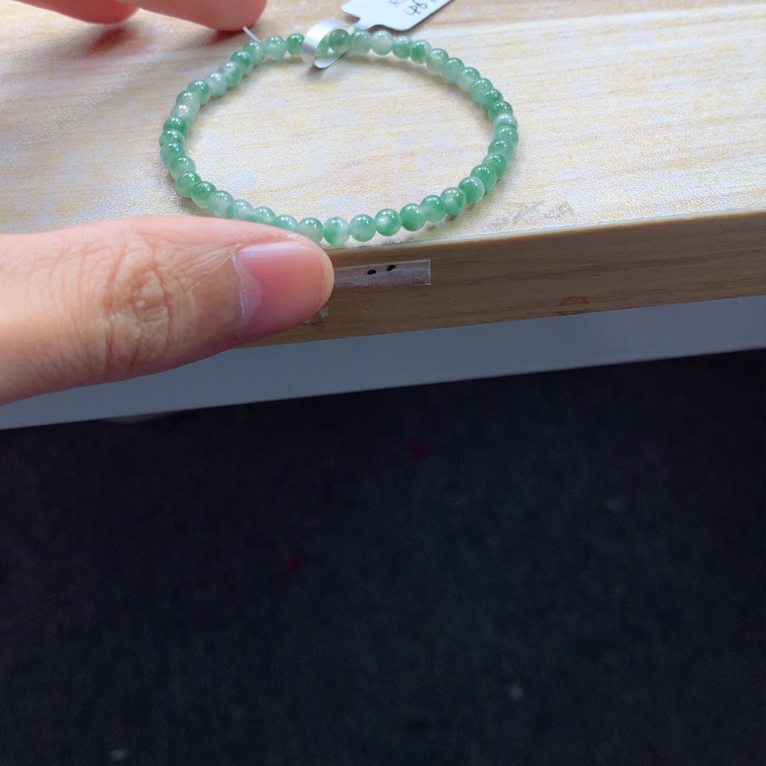 翡翠颈饰未镶嵌吊坠