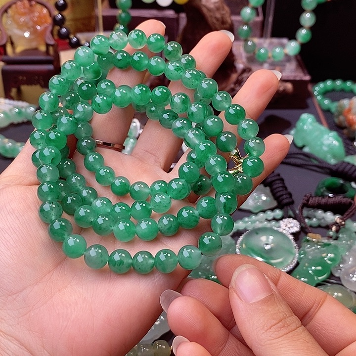修***去石英质玉（非洲翠）串未镶嵌