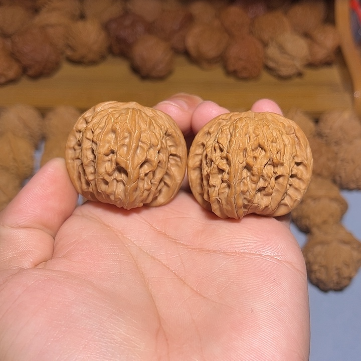 文玩核桃把件40原生态无药房山磨盘