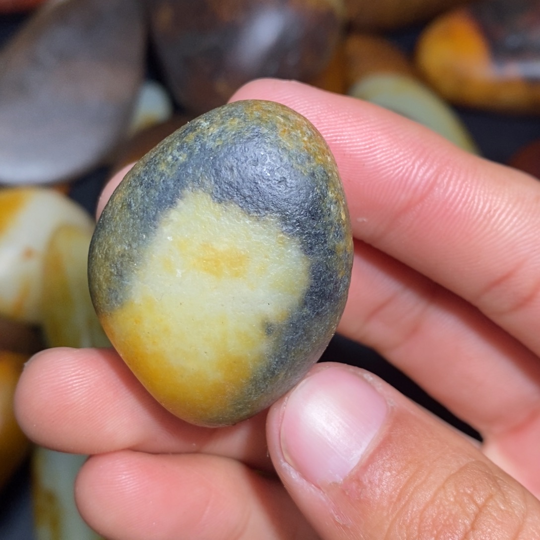 和田玉未镶嵌珠宝奇石