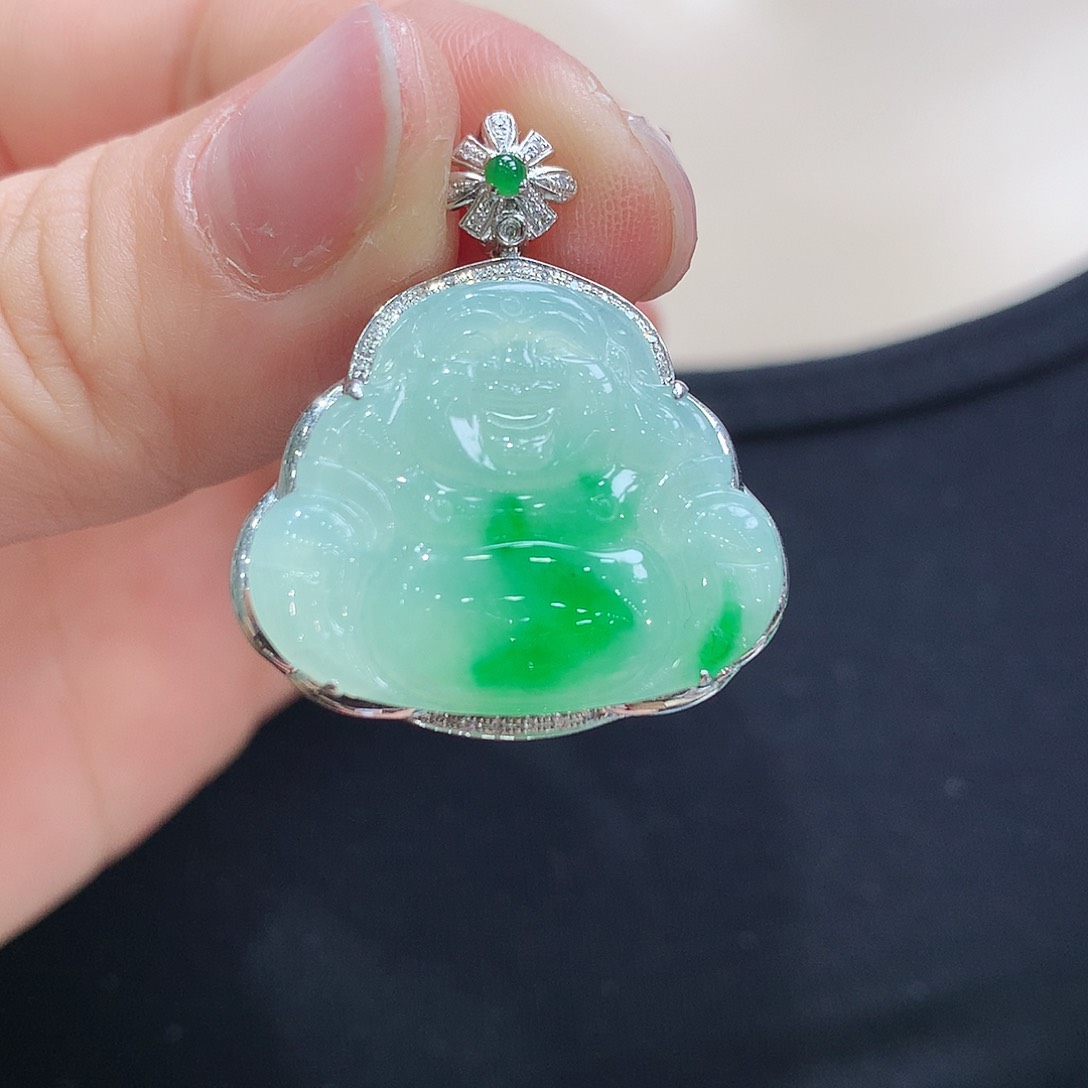 翡翠颈饰18K金镶嵌佛公