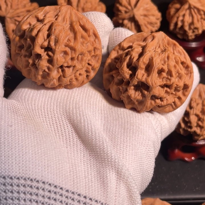 文玩核桃吊坠46官帽