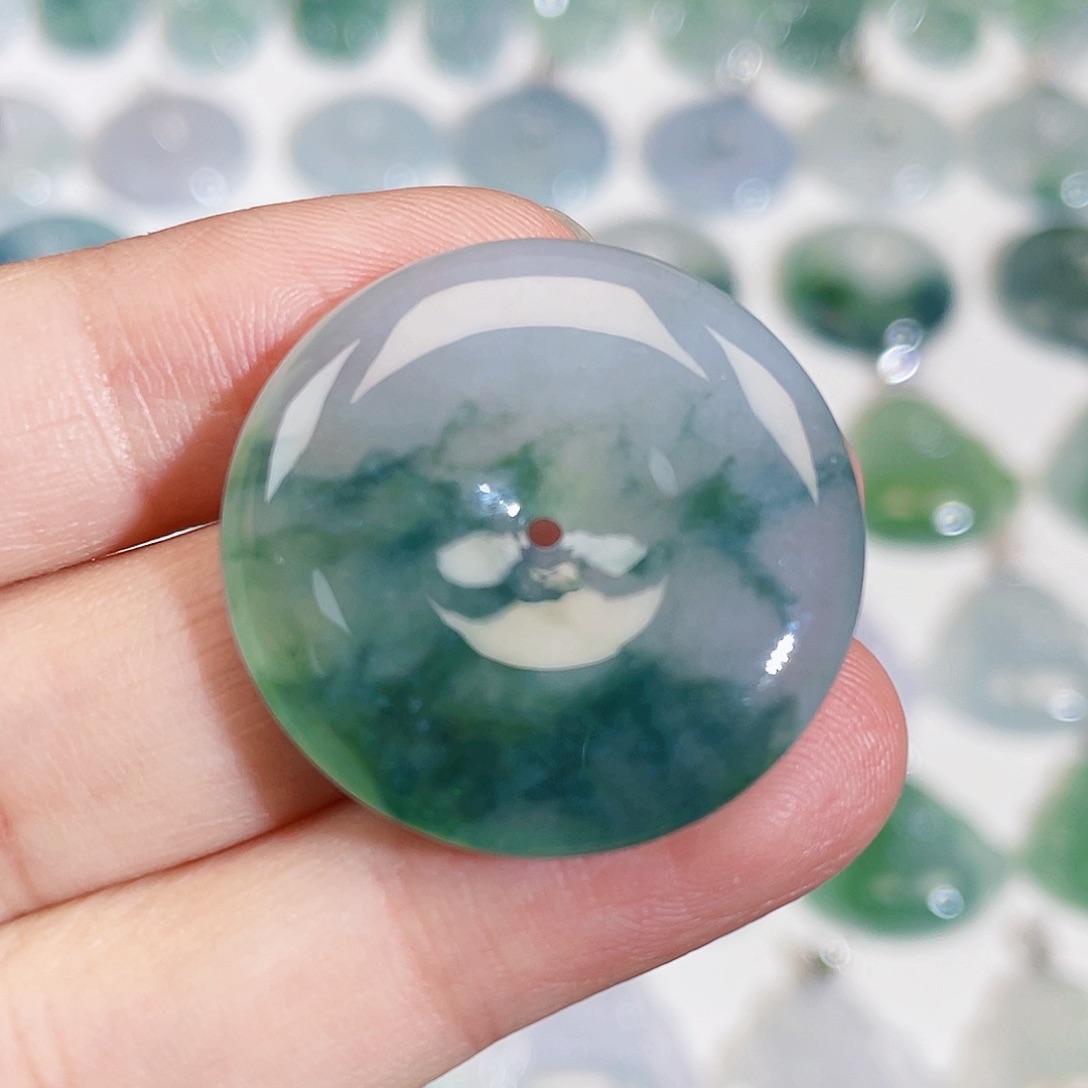 颈饰未镶嵌翡翠吊坠