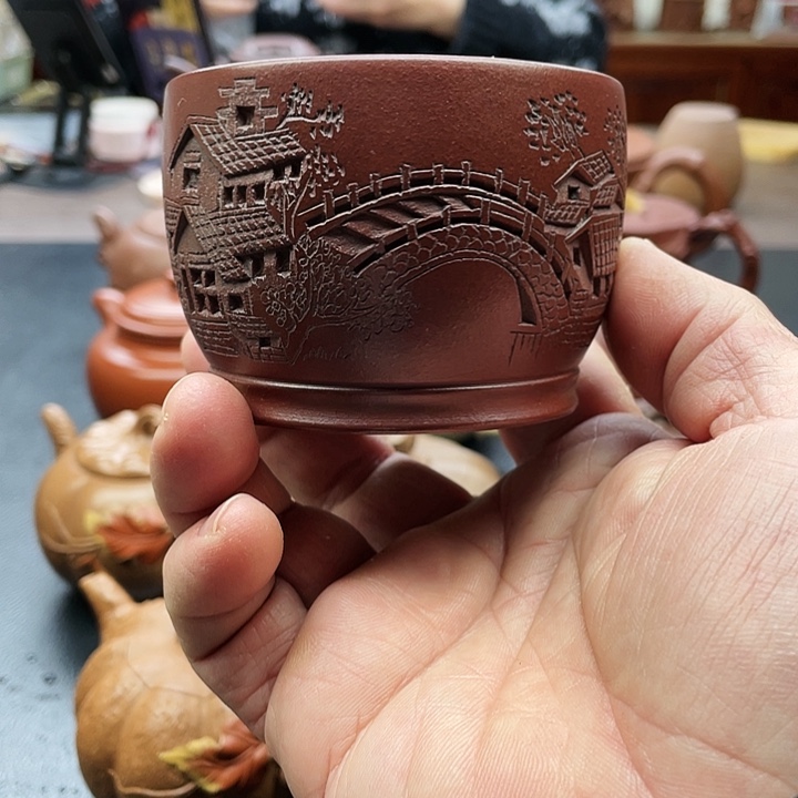 紫泥茶杯130 cc左右阳刻主人杯