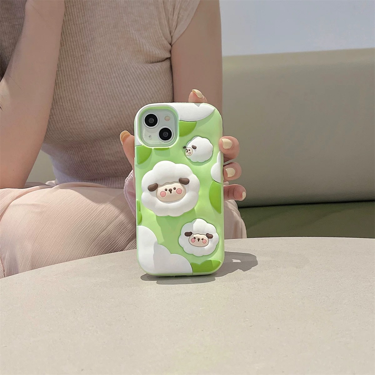 【苹果】绿色小绵羊支架可爱卡通适用iPhone15立体创意女款硅胶壳