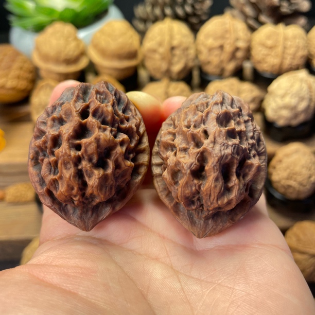 37尺寸  龙纹大花（云南铁核桃一物一图产地直发）