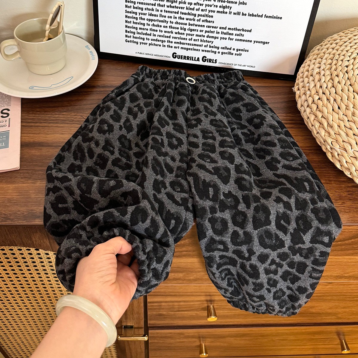 男女童秋冬季加绒加厚豹纹松腰休闲束脚高级感韩版长裤