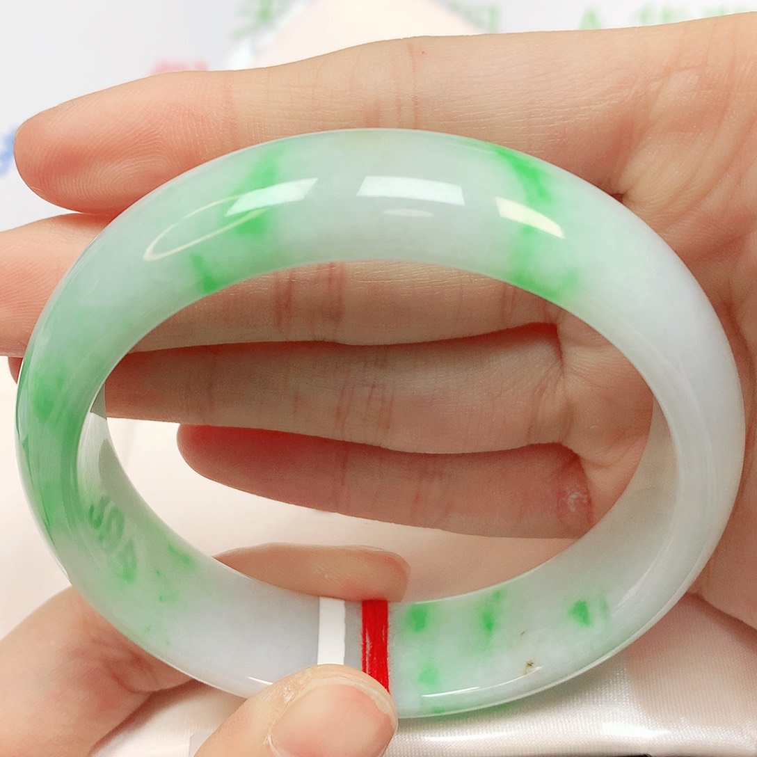 未镶嵌手镯翡翠心****流翡翠手镯59