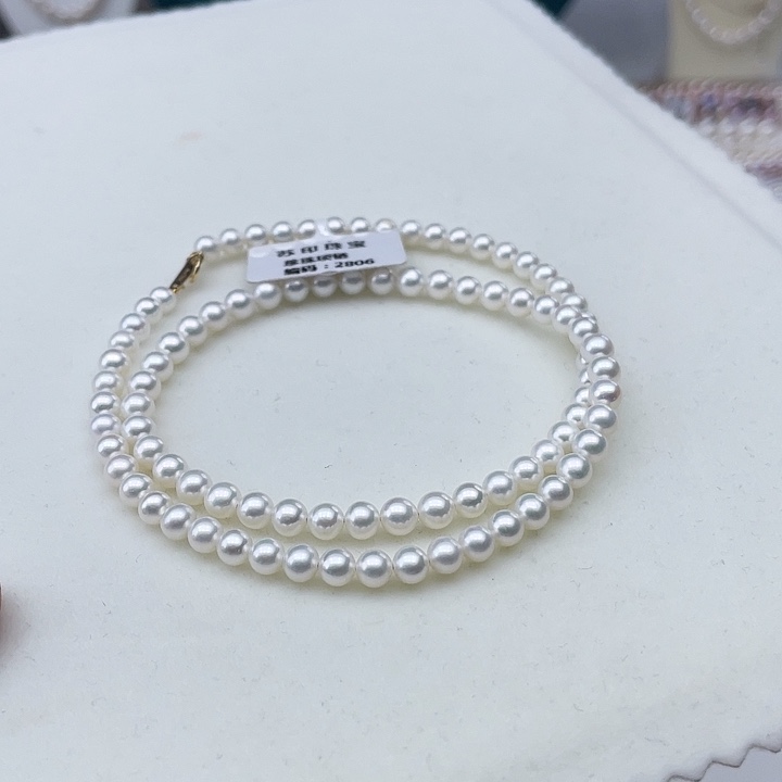 淡水珍珠颈饰18K金镶嵌卡4-5极光冷白高品