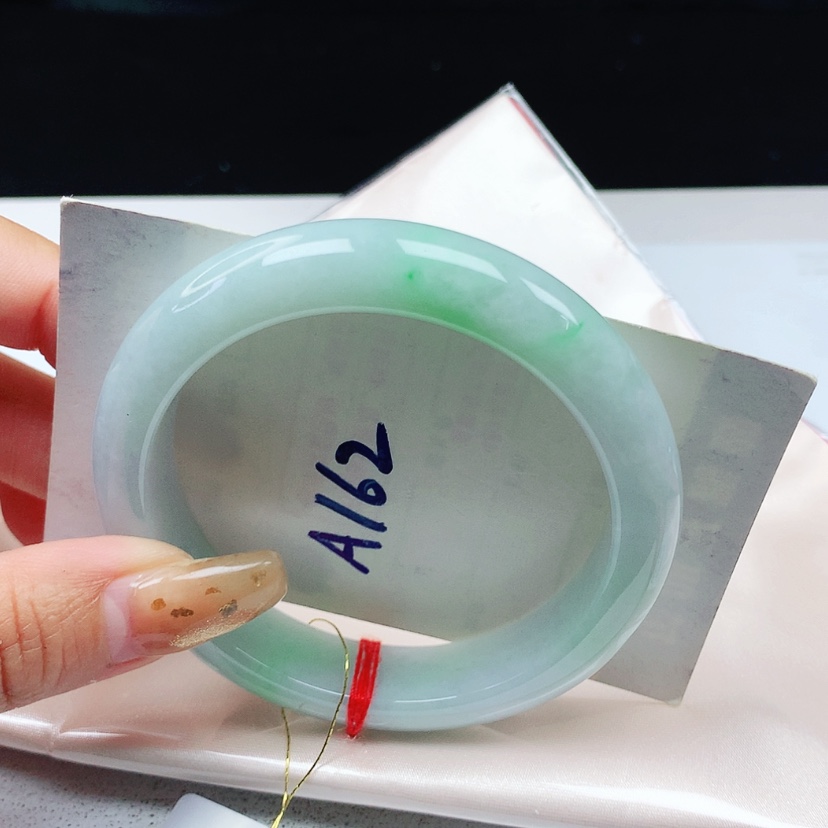 【闪购商品】翡翠手镯未镶嵌 正圈56+