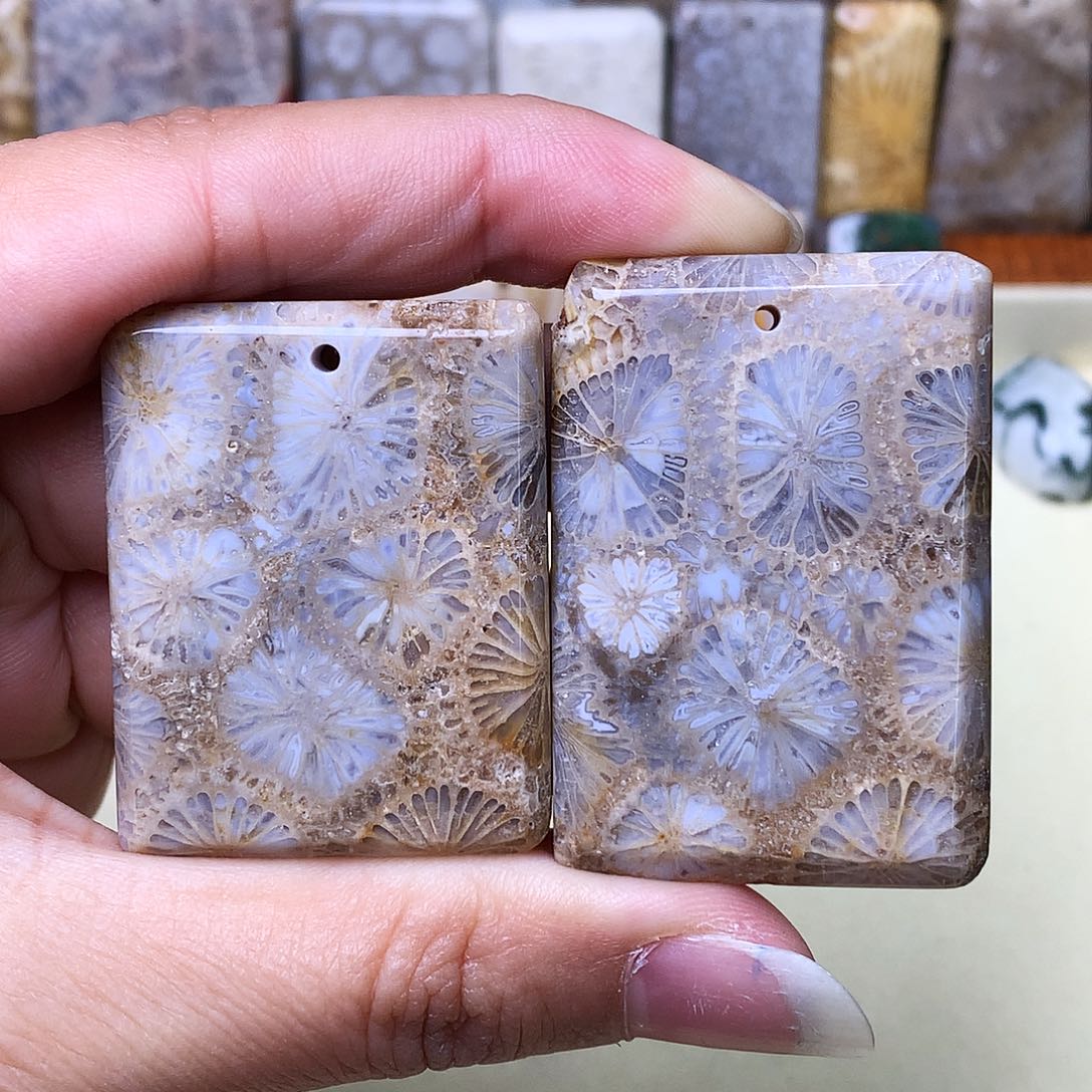 石英质玉颈饰未镶嵌彩*?