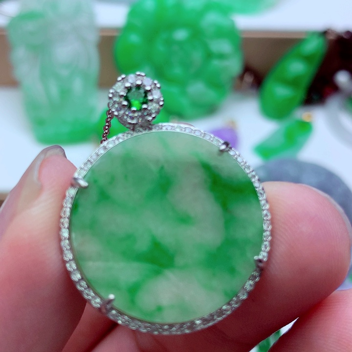 吊坠(不含链)未镶嵌翡翠