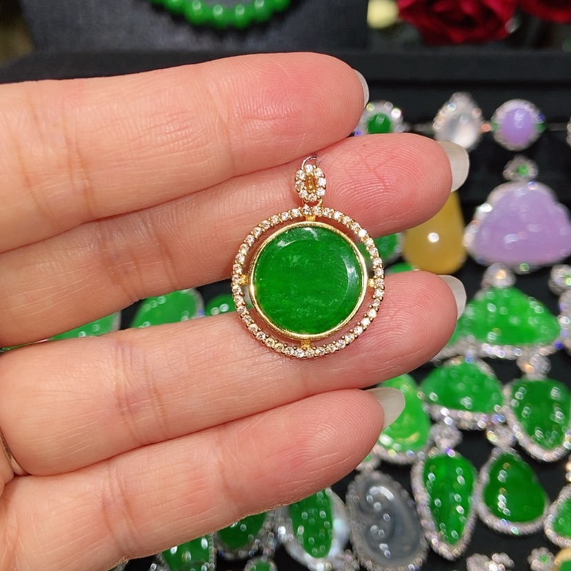 【闪购商品】翡翠颈饰未镶嵌天然翡翠