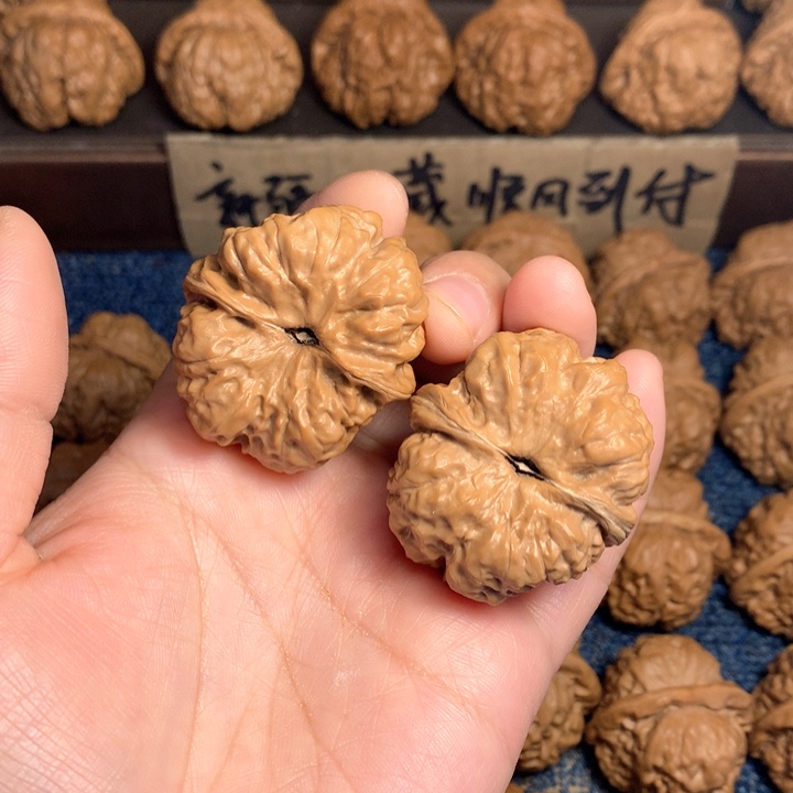 桃核吊坠虎*?蛤蟆核桃