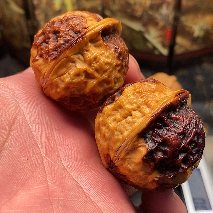 吊坠文玩核桃七彩铁绣球