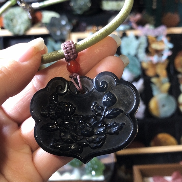 岫玉未镶嵌岫玉手持