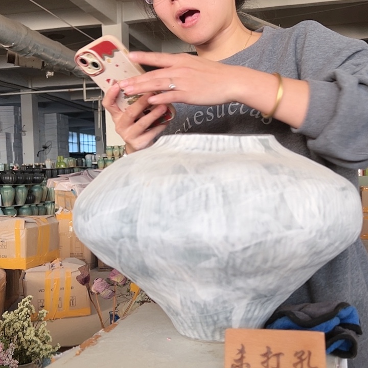 景德镇陶瓷花瓶工厂