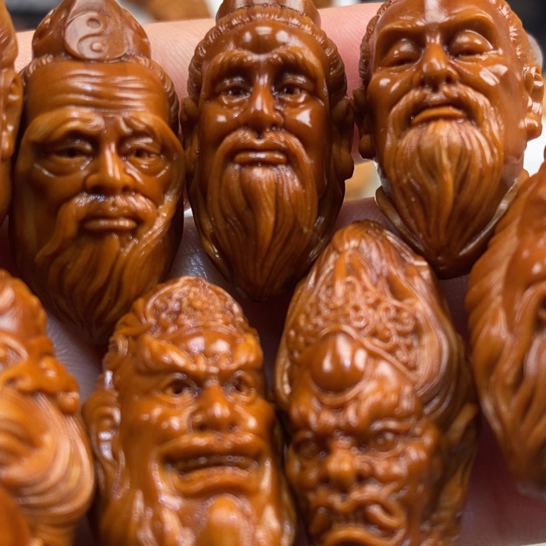 橄榄核吊坠个好借口哭