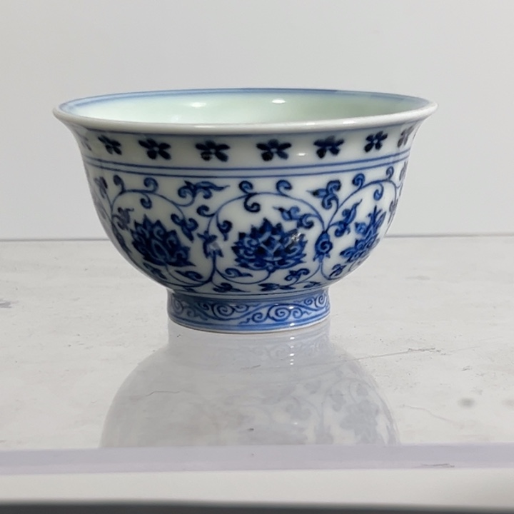 杯追**士一个青花花卉纹压手杯