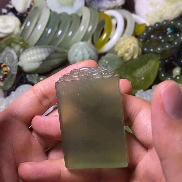 岫玉岫玉颈饰未镶嵌风**起