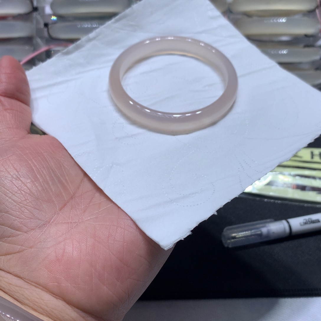 玛瑙/玉髓手镯未镶嵌粉细条55.9圈口