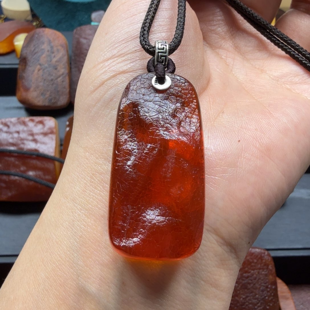 琥珀吊坠(赠链)未镶嵌