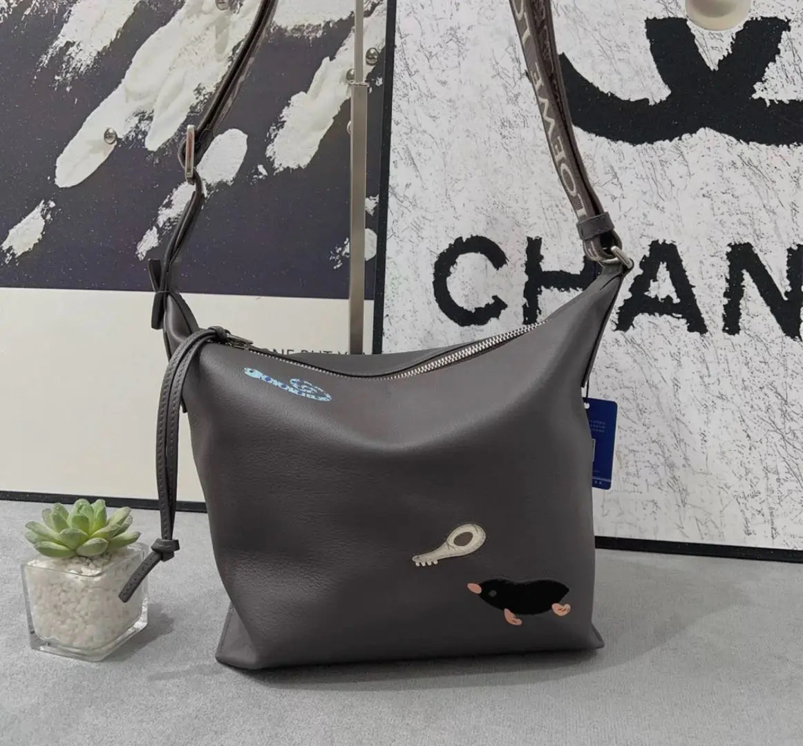 95新 LOEWE/罗意威 大吉中古/Loewe罗意威联名款cubi斜挎包