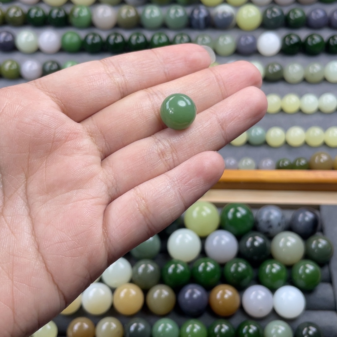 *****和田玉未镶嵌颈饰