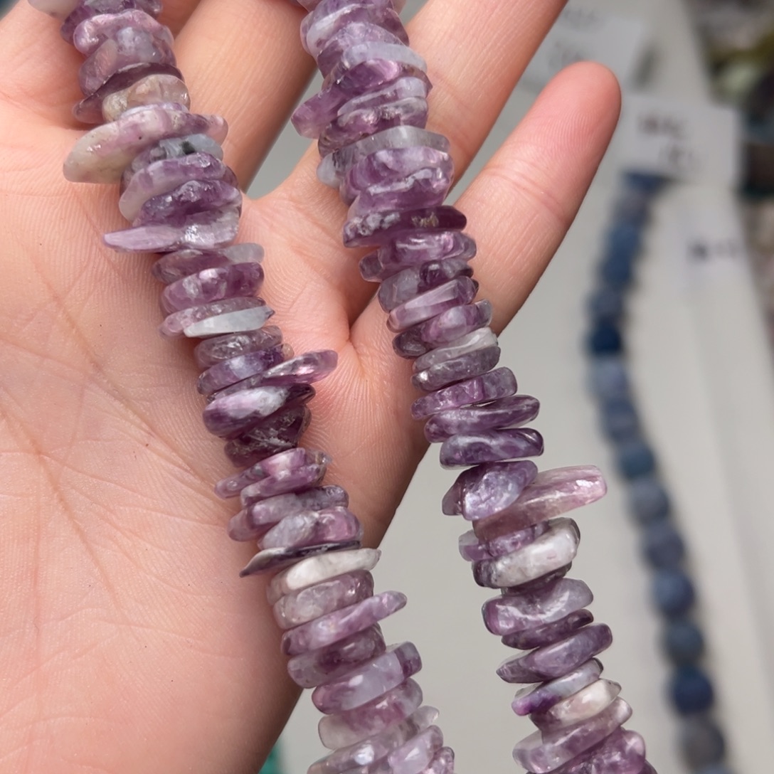 玛瑙/玉髓合金珠宝半成品K528。14mm梅花碧玺叠片随形一条